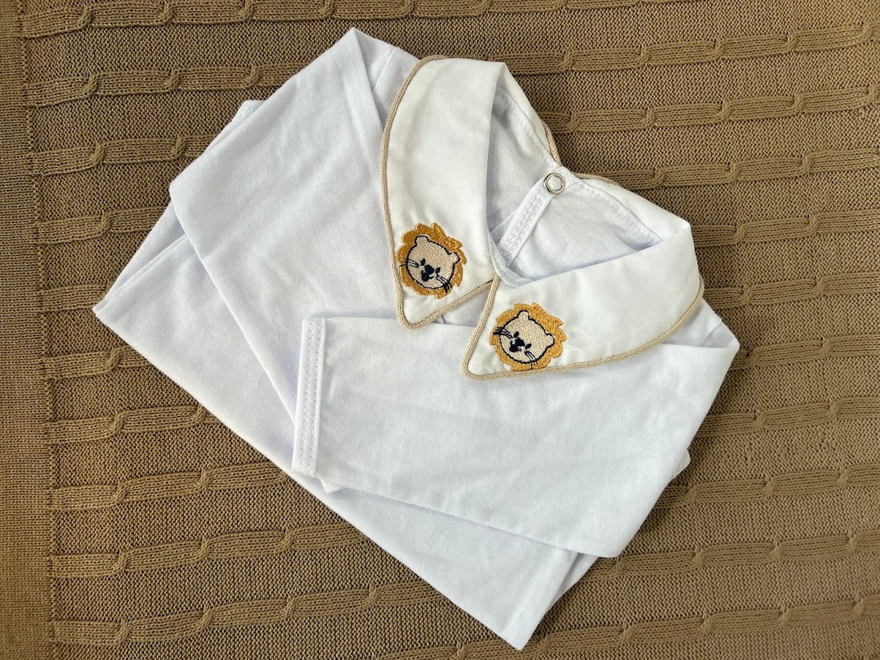 Body de bebê modelo Leãozinho, tamanho RN, Mimos Baby Tricot