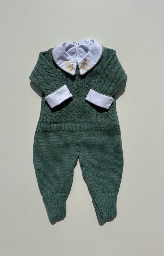 Macacão de tricô para saída de maternidade Nina na cor Verde Oliva, tamanho RN